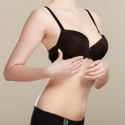 自體脂肪隆乳改善產後乳房下垂